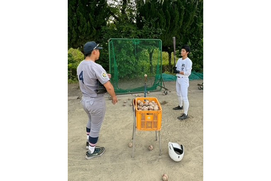 慶応義塾大学野球部、現役選手のコーチ招聘