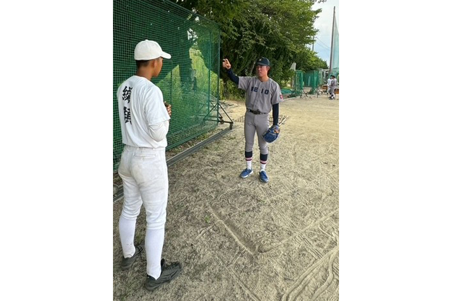 慶応義塾大学野球部、現役選手のコーチ招聘