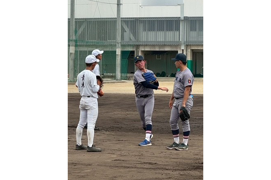 慶応義塾大学野球部、現役選手のコーチ招聘