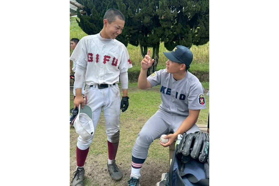 慶応義塾大学野球部、現役選手のコーチ招聘