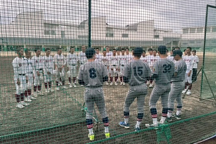 慶応義塾大学野球部、現役選手のコーチ招聘